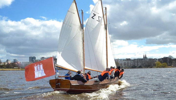 Navigation à la voile sur l'Alster Oster de Hambourg - Photo 1
