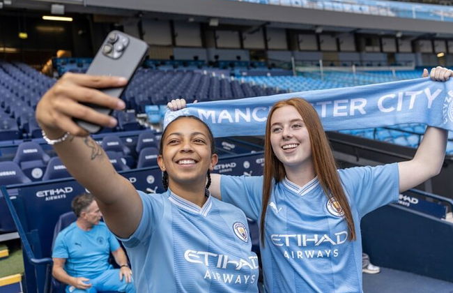 Excursão dos bastidores do Manchester City FC do Estádio Etihad - Foto 2