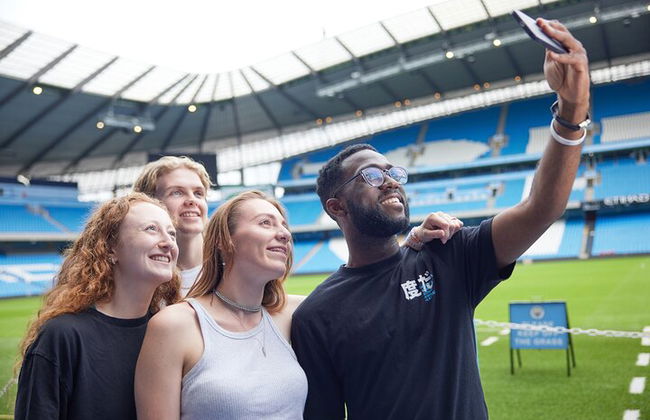 Excursão dos bastidores do Manchester City FC do Estádio Etihad - Foto 11