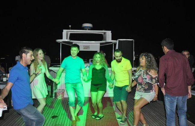 Crucero por la noche en Sharm El Sheikh y entretenimiento con danza del vientre - Foto 13