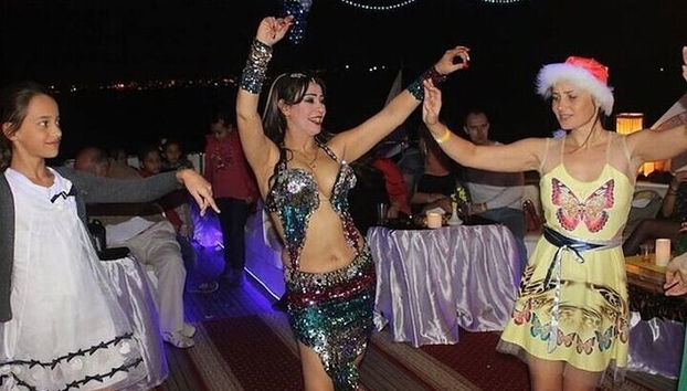 Crucero por la noche en Sharm El Sheikh y entretenimiento con danza del vientre - Foto 4