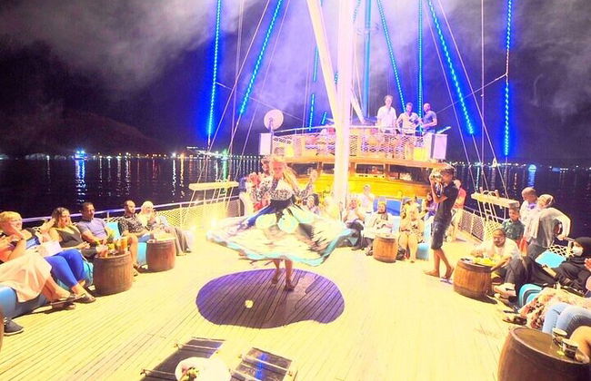 Crucero por la noche en Sharm El Sheikh y entretenimiento con danza del vientre - Foto 12