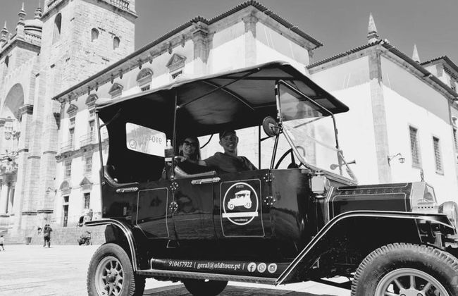 Tour privado en coche clásico por Oporto - Foto 10
