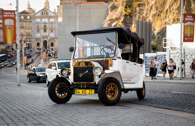 Tour privado en coche clásico por Oporto - Foto 14