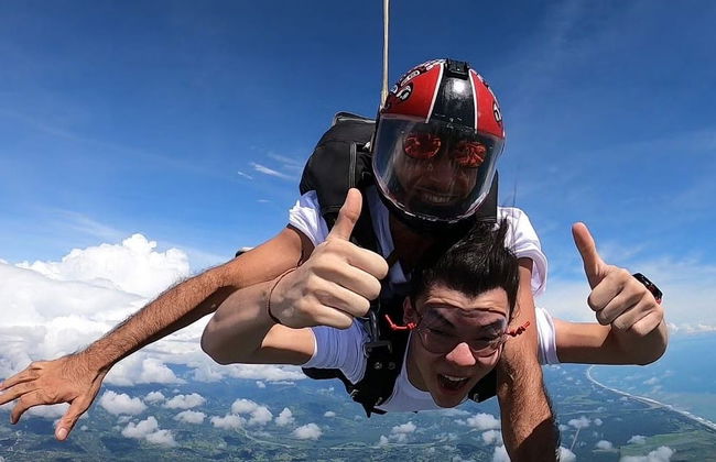Skydiving in Manuel Antonio - Photo 2