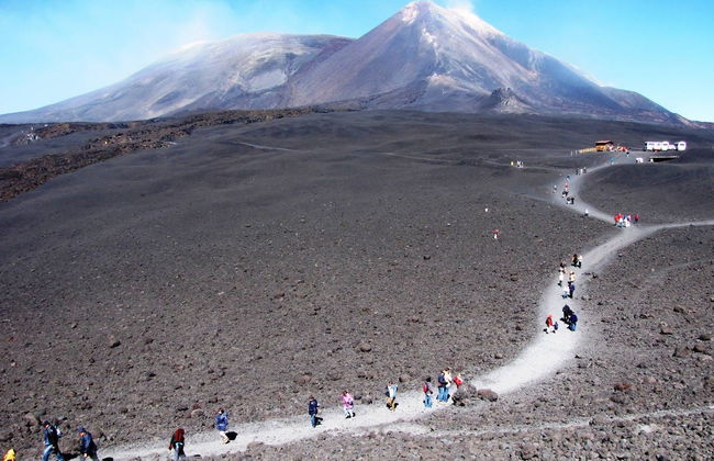 Mount Etna + Volcanic Caves Hiking Tour - Foto 1