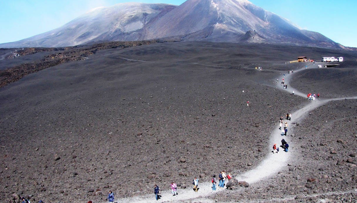Mount Etna + Volcanic Caves Hiking Tour - Foto 1