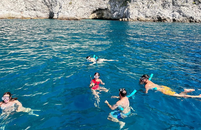 Amalfi Coast Boat Cruise + Snorkelling - Photo 4