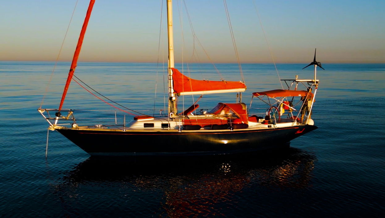Paseo en barco al atardecer