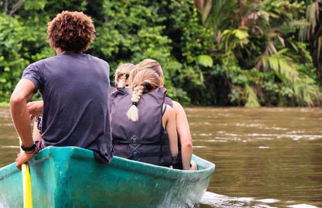 Tour en canoa por el Parque Nacional Tortuguero - Foto 3