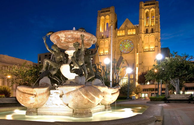 Tour noturno de ônibus panorâmico - Foto 2