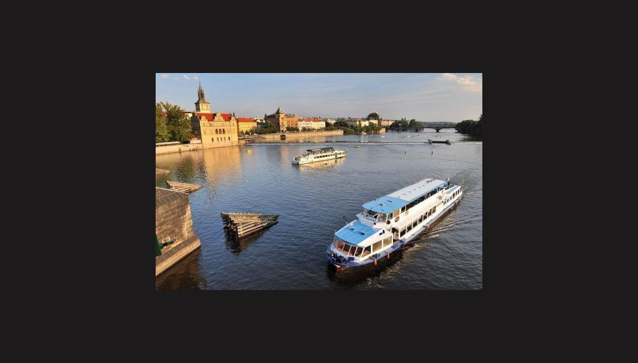 Crucero con comida y música en directo - Foto 1
