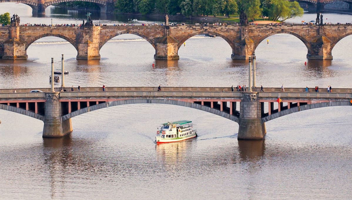 Paseo en barco + Entrada al zoo de Praga - Foto 1