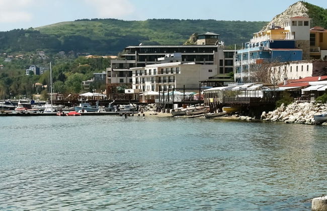 Black Sea Yacht Cruise - Photo 4