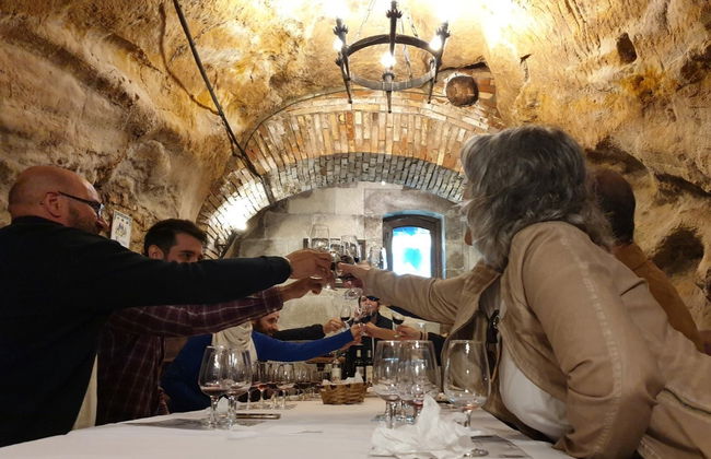 Tour teatralizado por las bodegas subterráneas - Foto 2