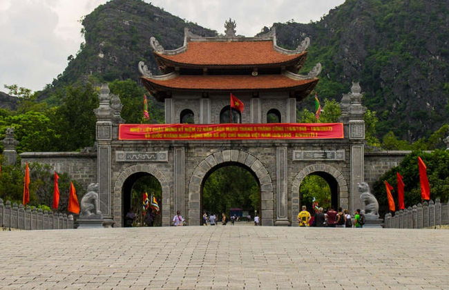 Excursión a Ninh Binh: Hoa Lu, Mua Cave y Reserva Natural de Van Long - Foto 2
