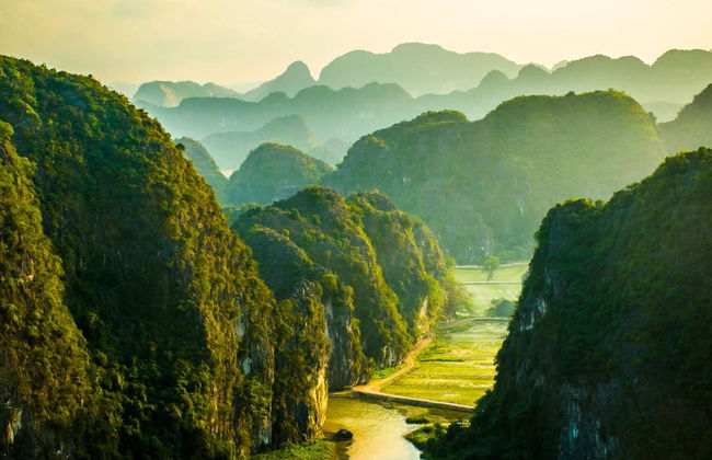 Ninh Binh Day Trip: Hoa Lu, Mua Cave & Van Long Natural Reserve - Foto 6