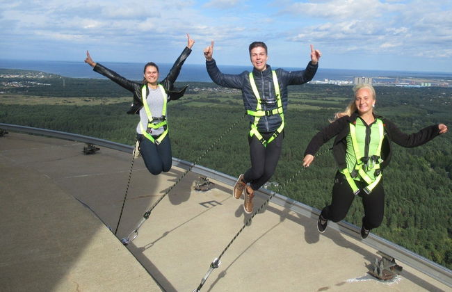 Balade sur la terrasse de la Tour de Télévision - Photo 1