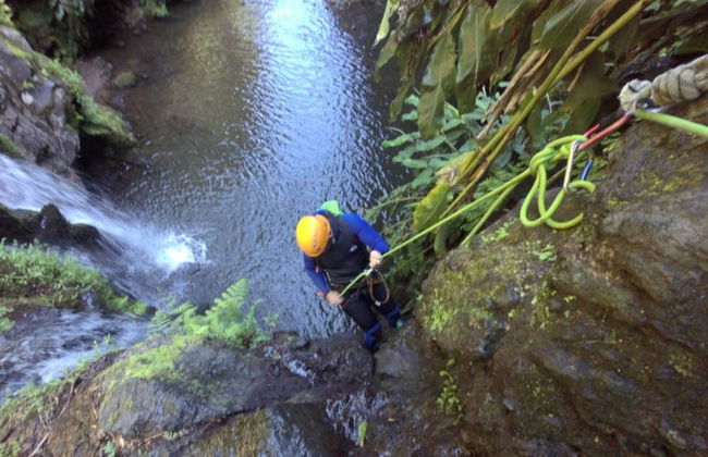Descenso de cañones en Ribeira dos Caldeirões - Foto 2