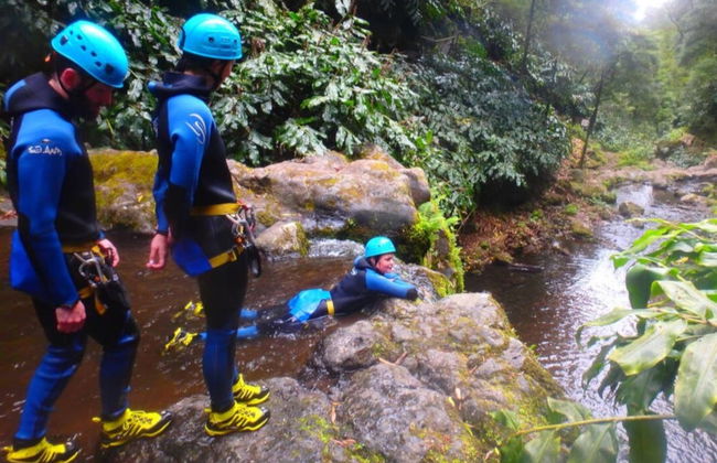 Descenso de cañones en Ribeira dos Caldeirões - Foto 6