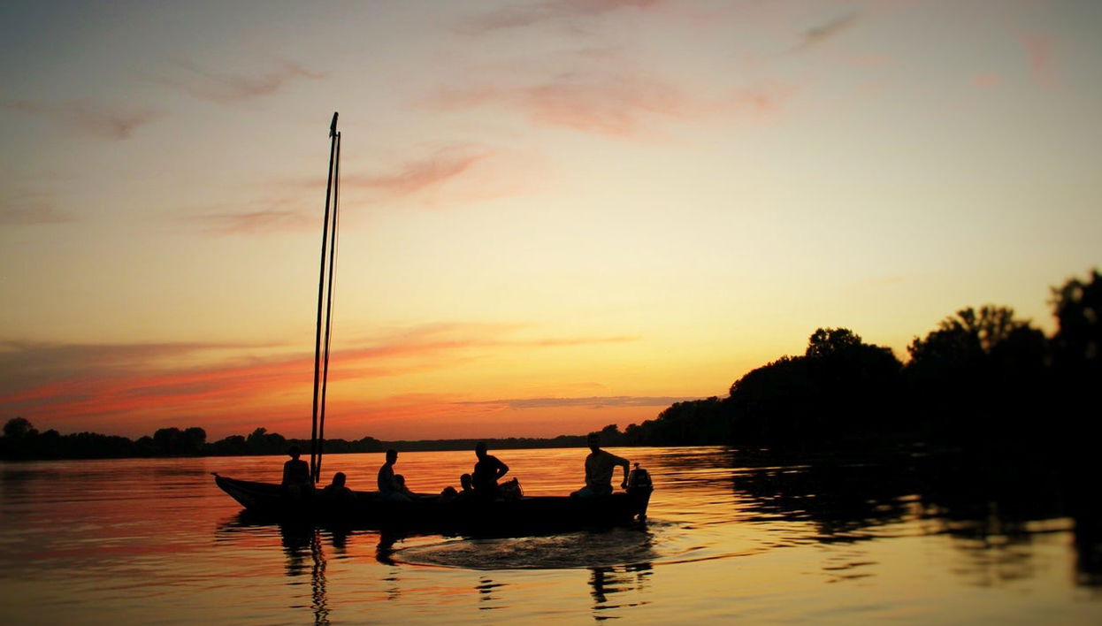 Paseo en barco por Torun al atardecer - Foto 1