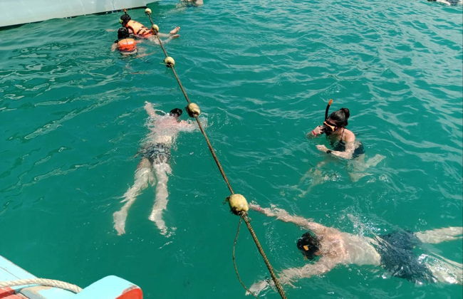 Excursión a la isla de los cerdos y Koh Teand - Foto 5