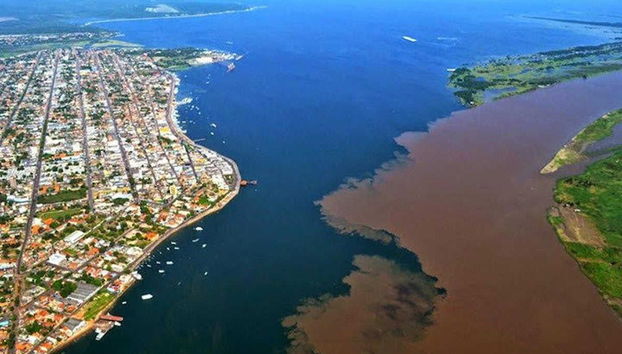 Vista de Santarém, rio Amazonas e Tapajós
