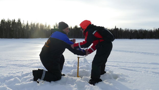 Ice Fishing in Rovaniemi - Photo 3