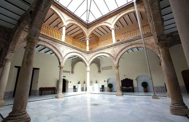 Tour pelos Banhos Árabes e Palácio de Villardompardo - Foto 1
