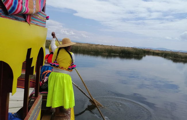 Excursión privada a las islas de los Uros en barca tradicional - Foto 3