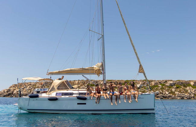 Escursione a Favignana e Levanzo in barca a vela - Foto 3