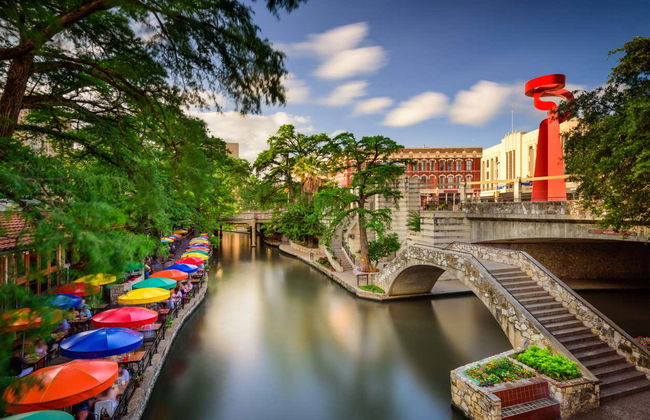 Trolleybus touristique dans San Antonio - Photo 4