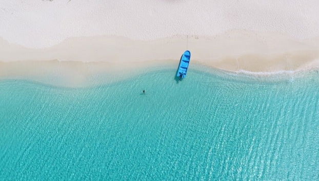 Tour en lancha por Bahía de las Águilas + Piscina Natural Timanye - Foto 4