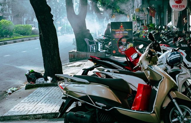 Recorrido nocturno por la gastronomía callejera local en Vespa - Foto 6