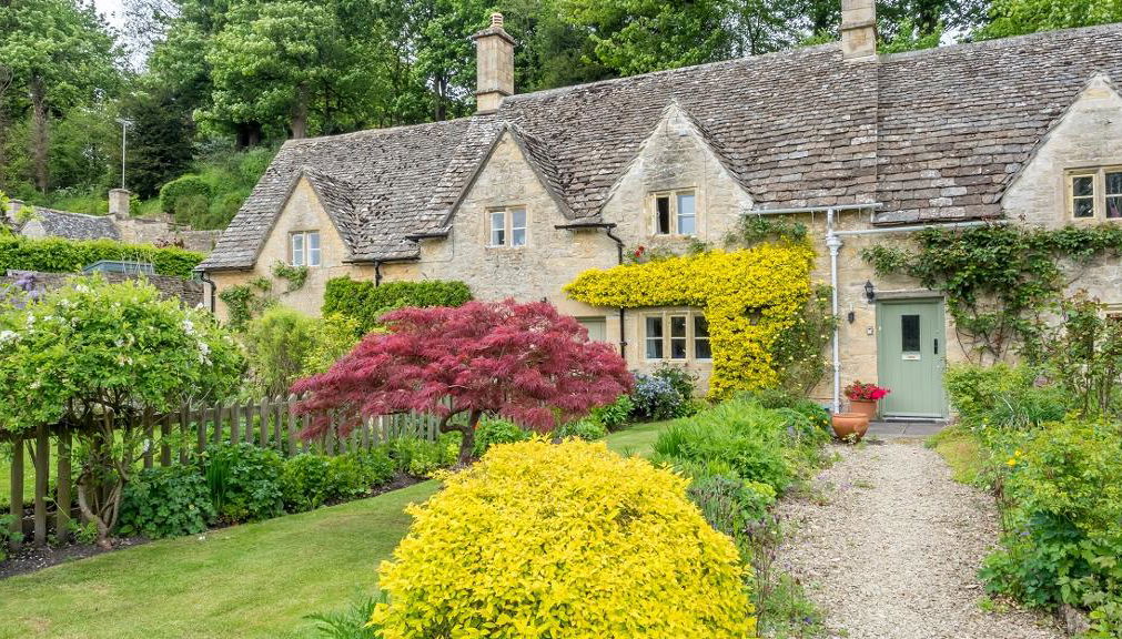 Beyond the Spires: Untold Oxford and Cotswolds - Full-Day Small Group Tour - Photo 1