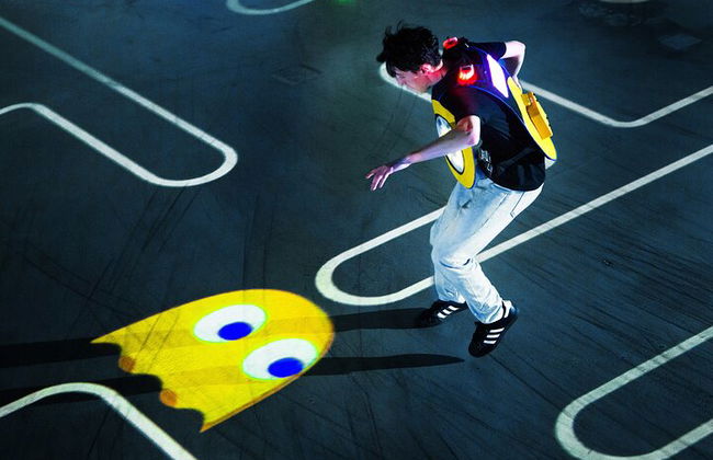 Experience to Play PAC MAN in Real Life - Photo 6