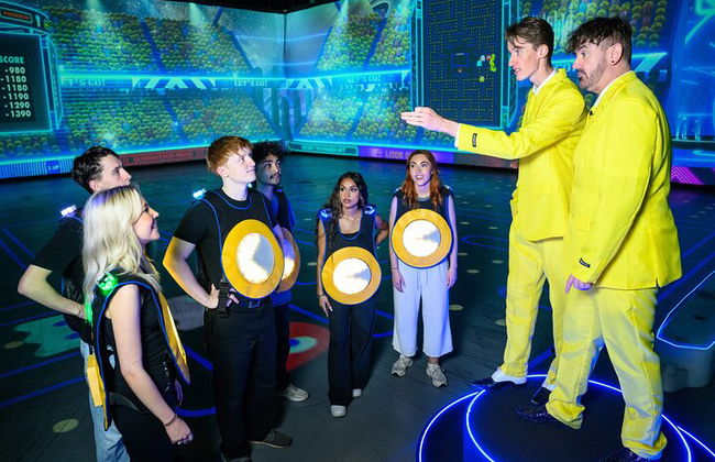 Experience to Play PAC MAN in Real Life - Photo 4
