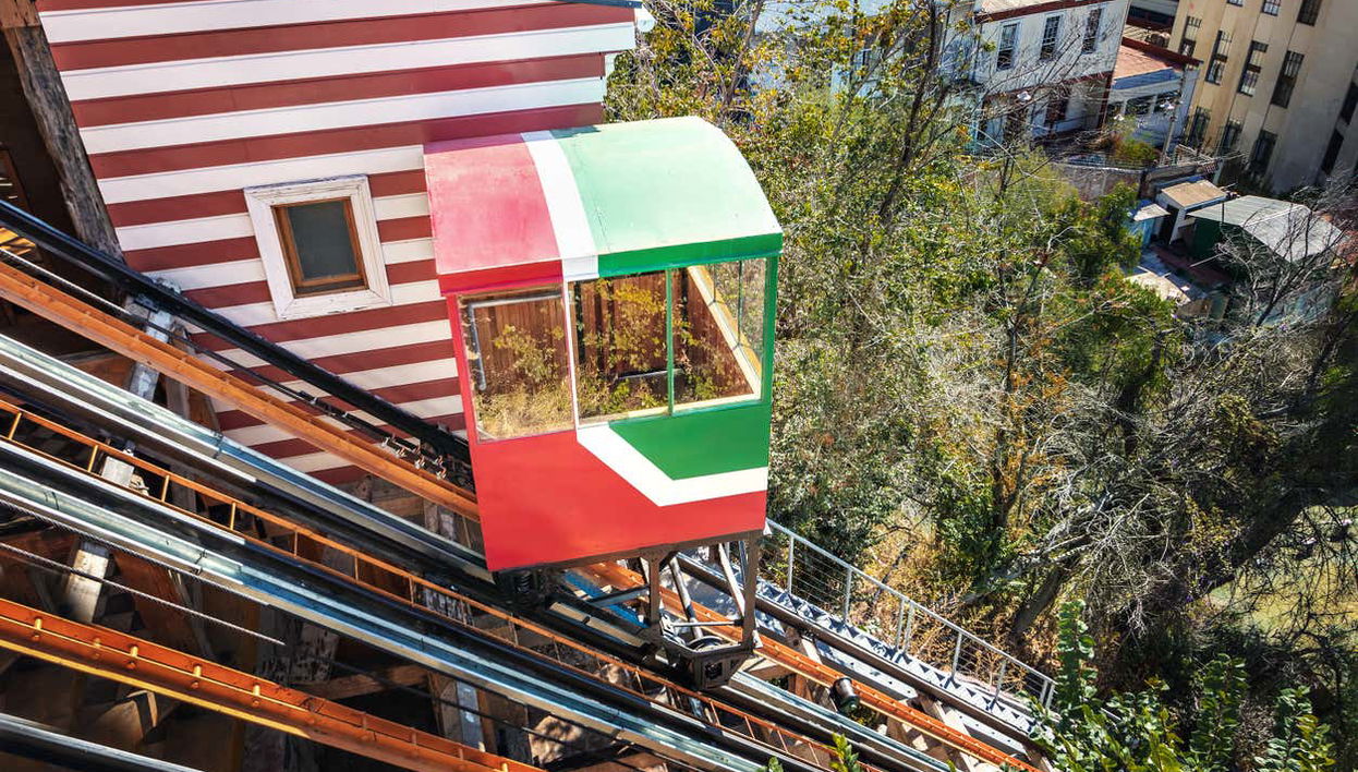 Free Tour of Valparaíso's Funiculars & Promenades - Foto 1
