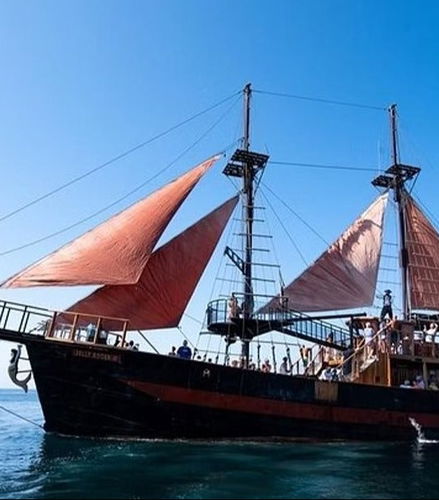 Foto de Paseo en barco pirata por Pafos