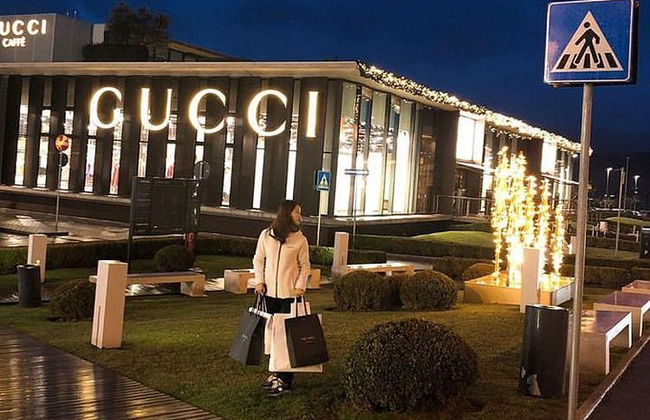 Tour di shopping con pulmino privato al The Mall - Foto 3