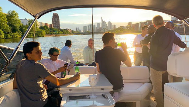Passeio de iate em Frankfurt para até 12 pessoas - Foto 3
