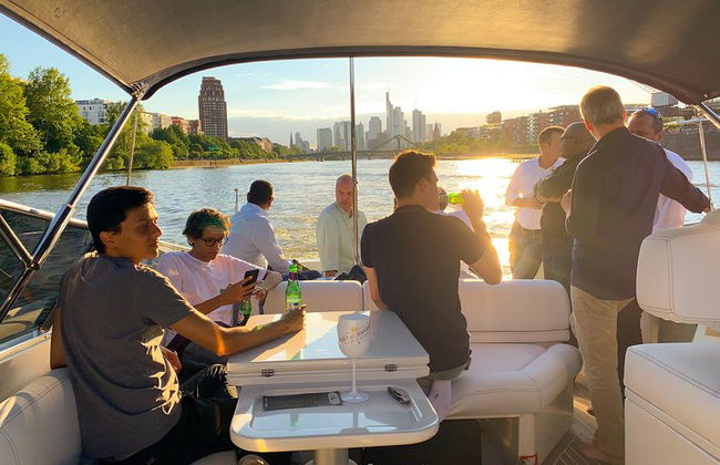 Passeio de iate em Frankfurt para até 12 pessoas - Foto 3