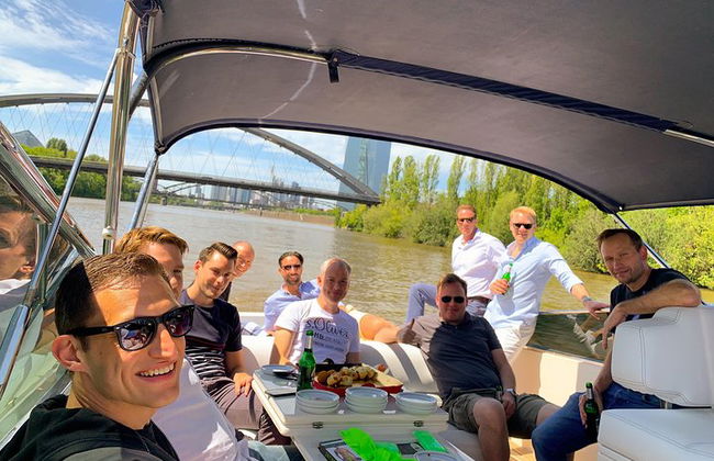 Passeio de iate em Frankfurt para até 12 pessoas - Foto 5