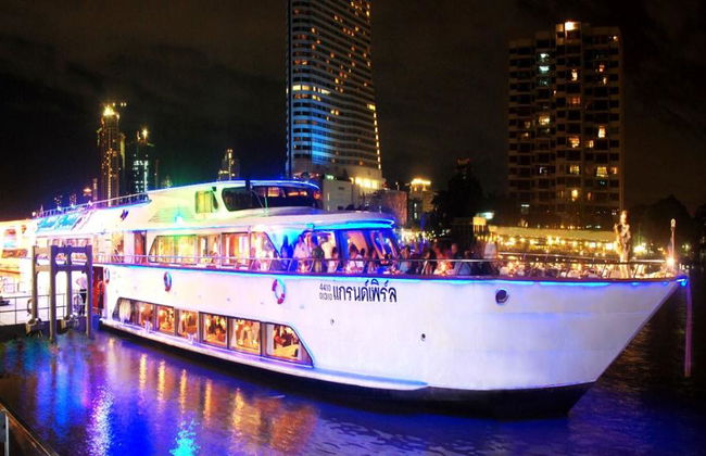 Recorrido a pie por las Joyas Culturales y crucero con cena y espectáculo en vivo – Tour nocturno - Foto 1