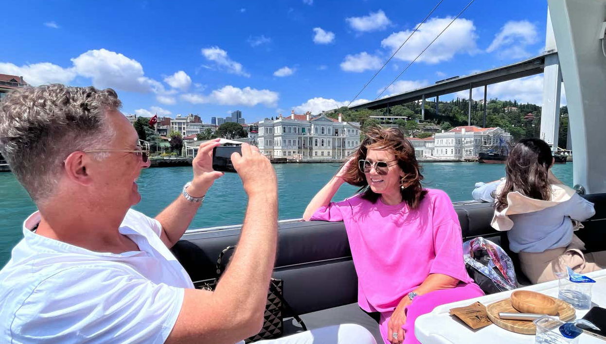 Istanbul Bosphorus Yacht Cruise - Foto 1