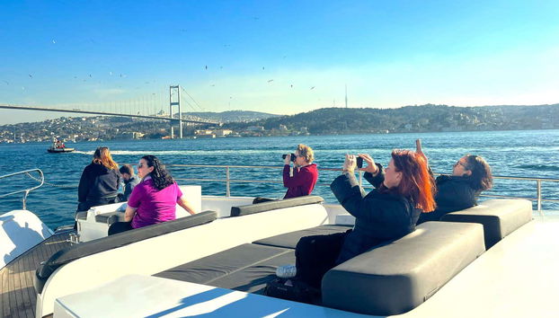 Istanbul Bosphorus Yacht Cruise - Foto 3