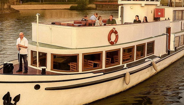 Passeio de barco vintage por Praga - Foto 5