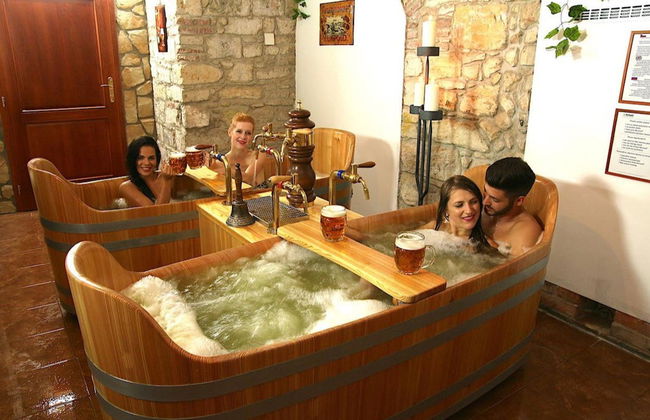 Experiencia privada en un spa de cerveza de Praga - Foto 6