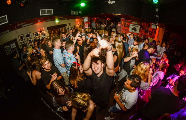 Dublin Temple Bar Pub Crawl - Photo 1