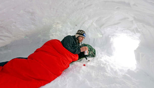 Spending the night in a quinzee